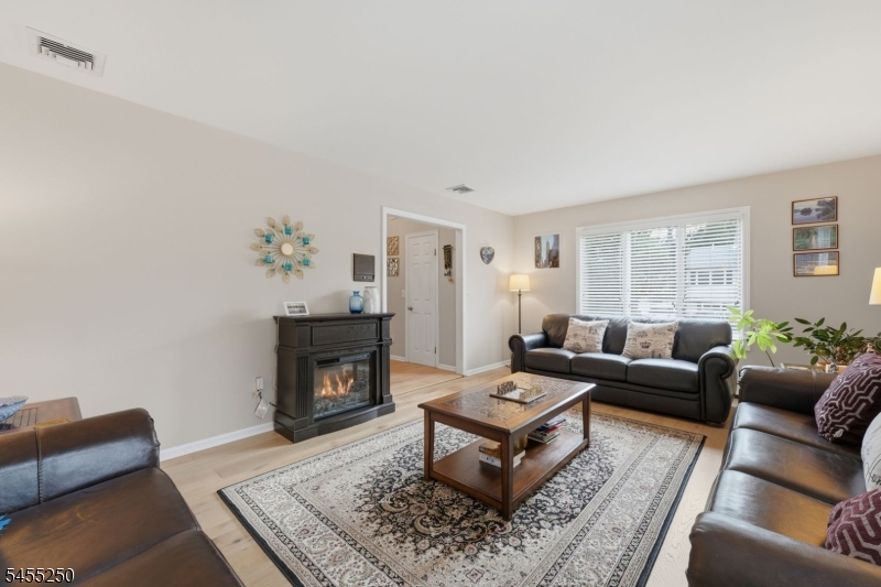 41 Florham Road Parsippany, NJ 07054 - Photo 10 of 49 Gallery Image 10