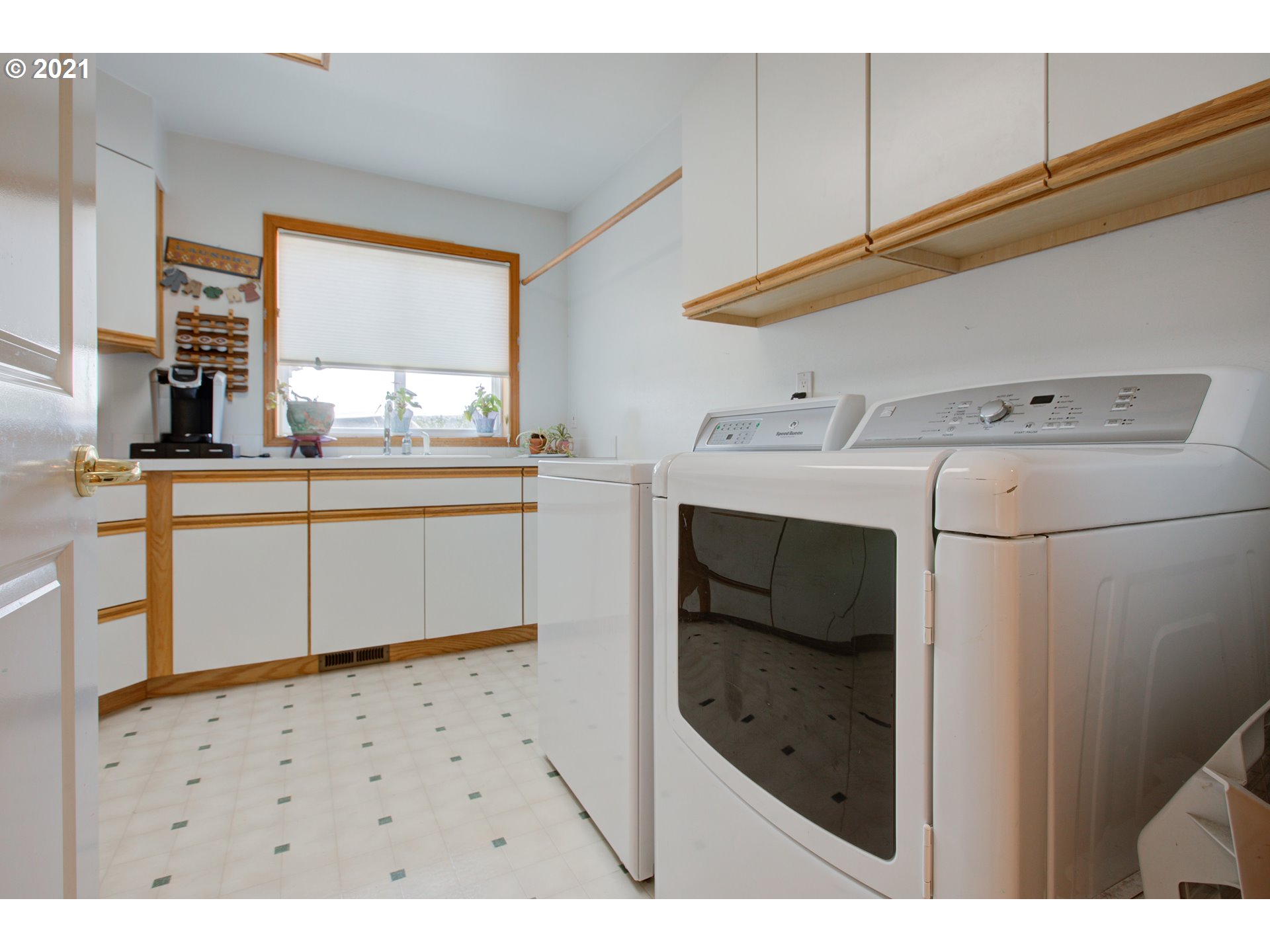 3077 Dry Hollow Road The Dalles, OR 97058 - Photo 15 of 32 Gallery Image 15