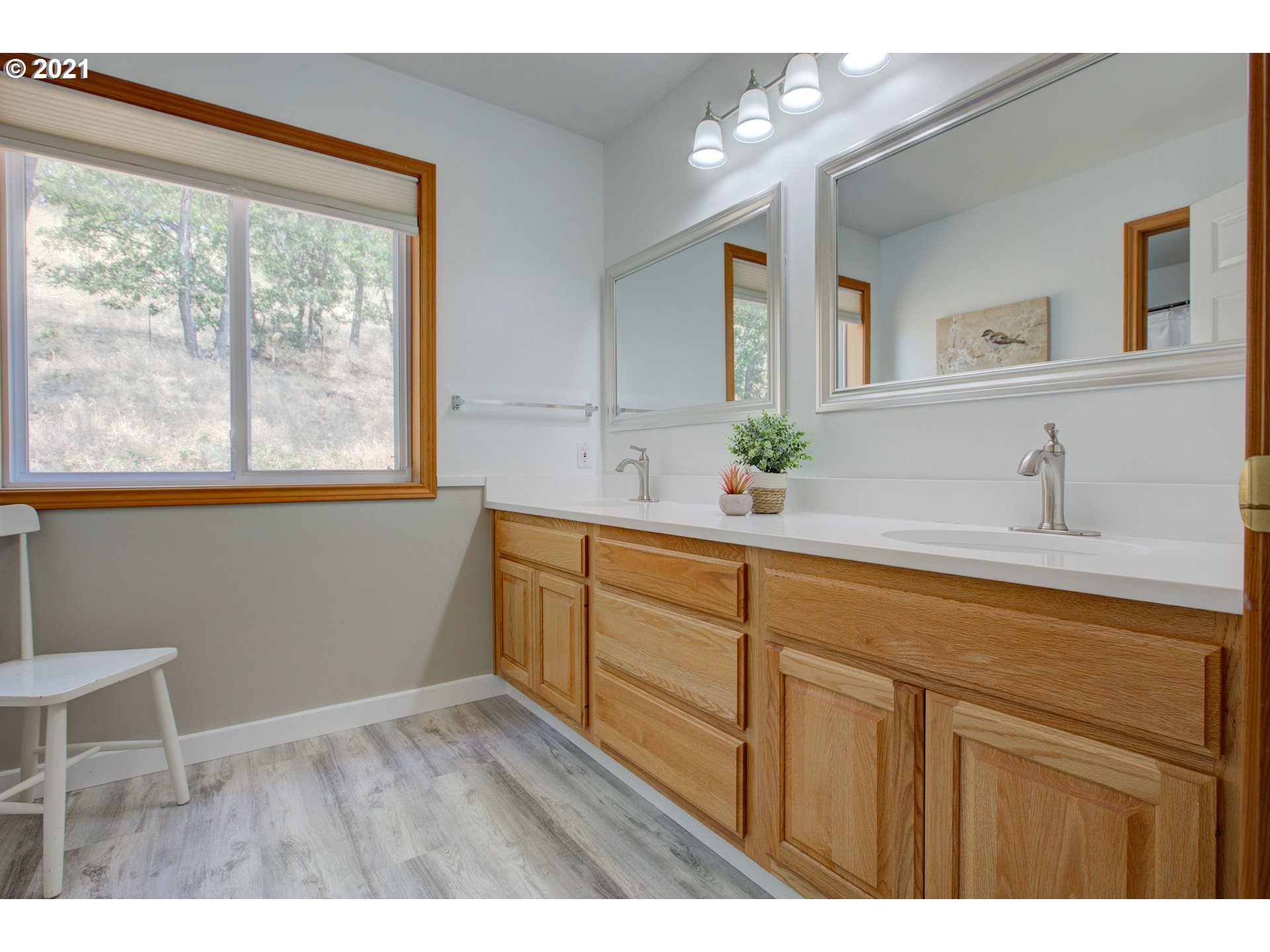 3077 Dry Hollow Road The Dalles, OR 97058 - Photo 17 of 32 Gallery Image 17