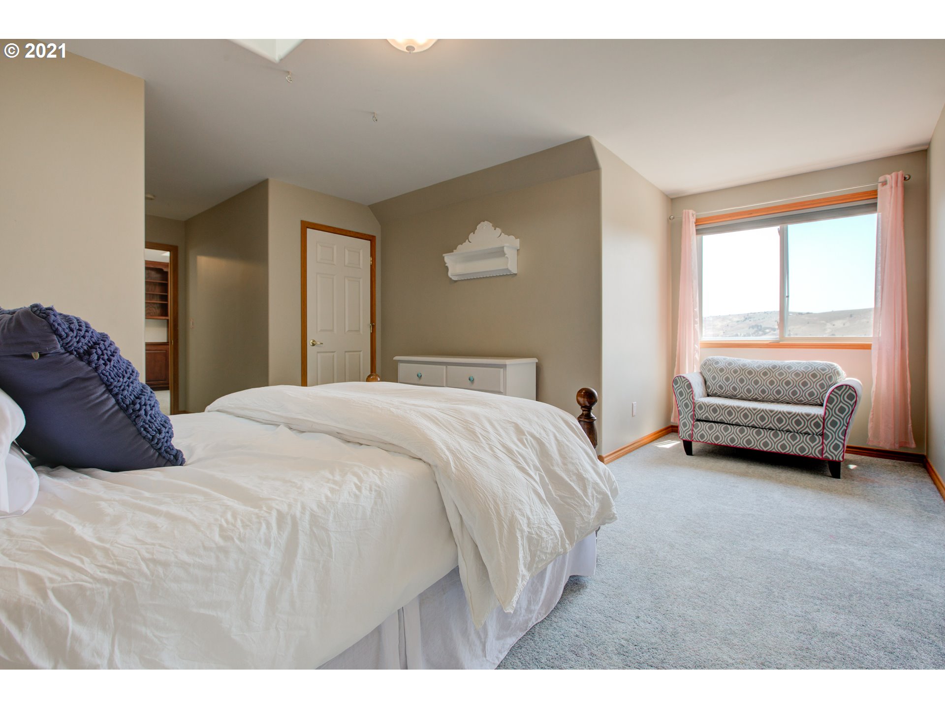 3077 Dry Hollow Road The Dalles, OR 97058 - Photo 18 of 32 Gallery Image 18