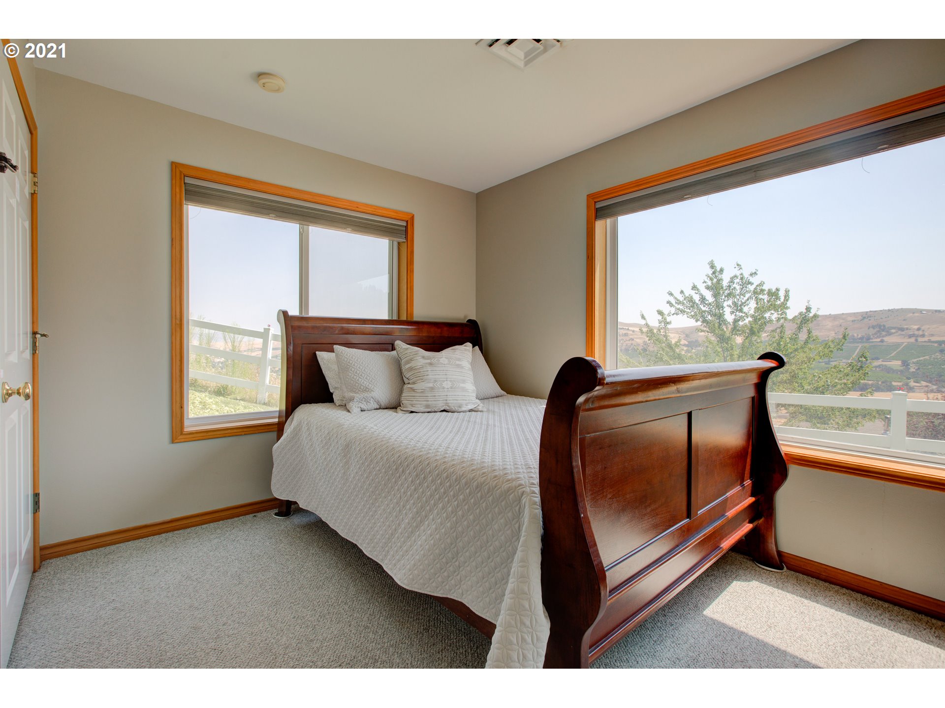 3077 Dry Hollow Road The Dalles, OR 97058 - Photo 27 of 32 Gallery Image 27