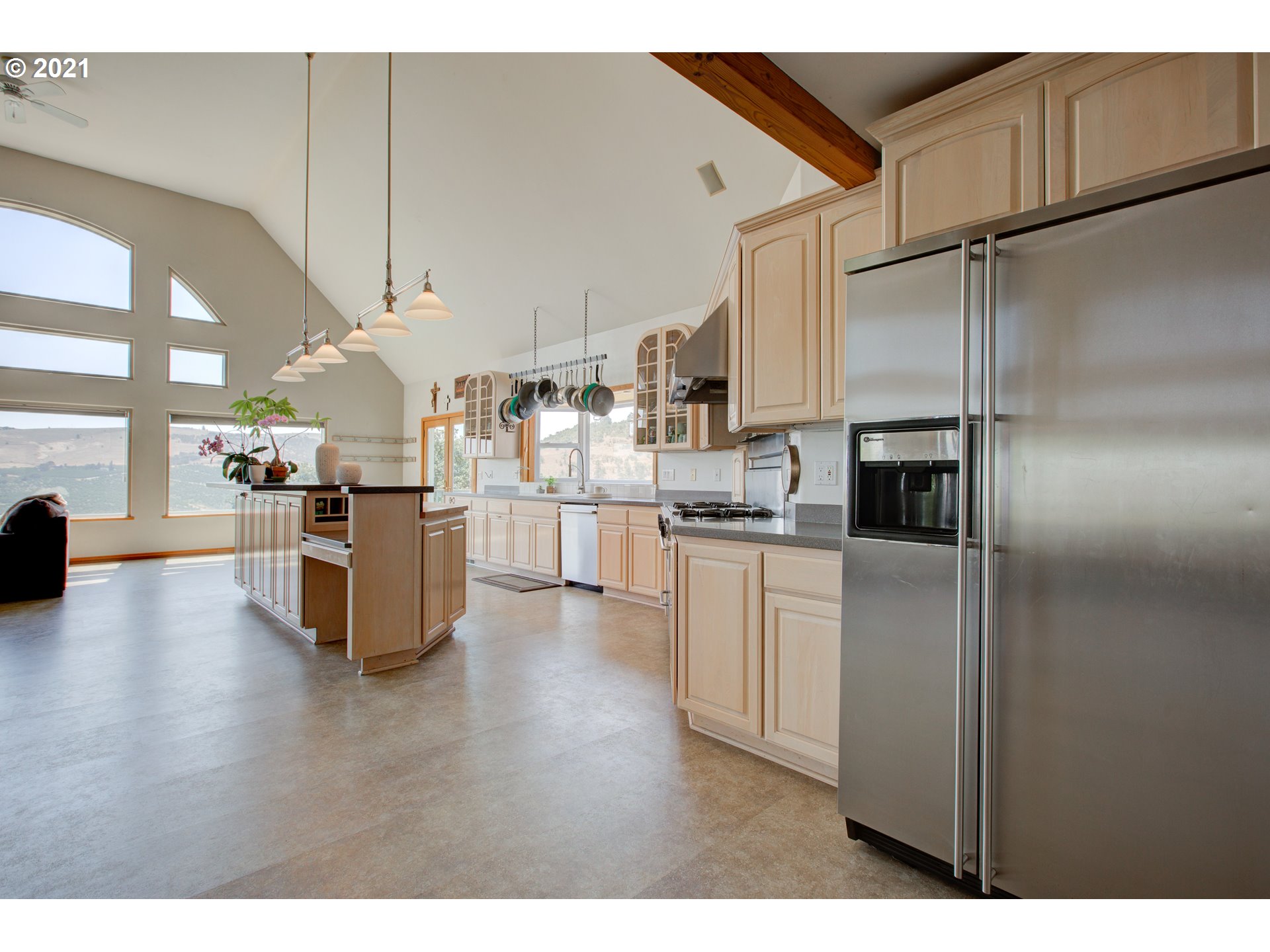 3077 Dry Hollow Road The Dalles, OR 97058 - Photo 4 of 32 Gallery Image 4