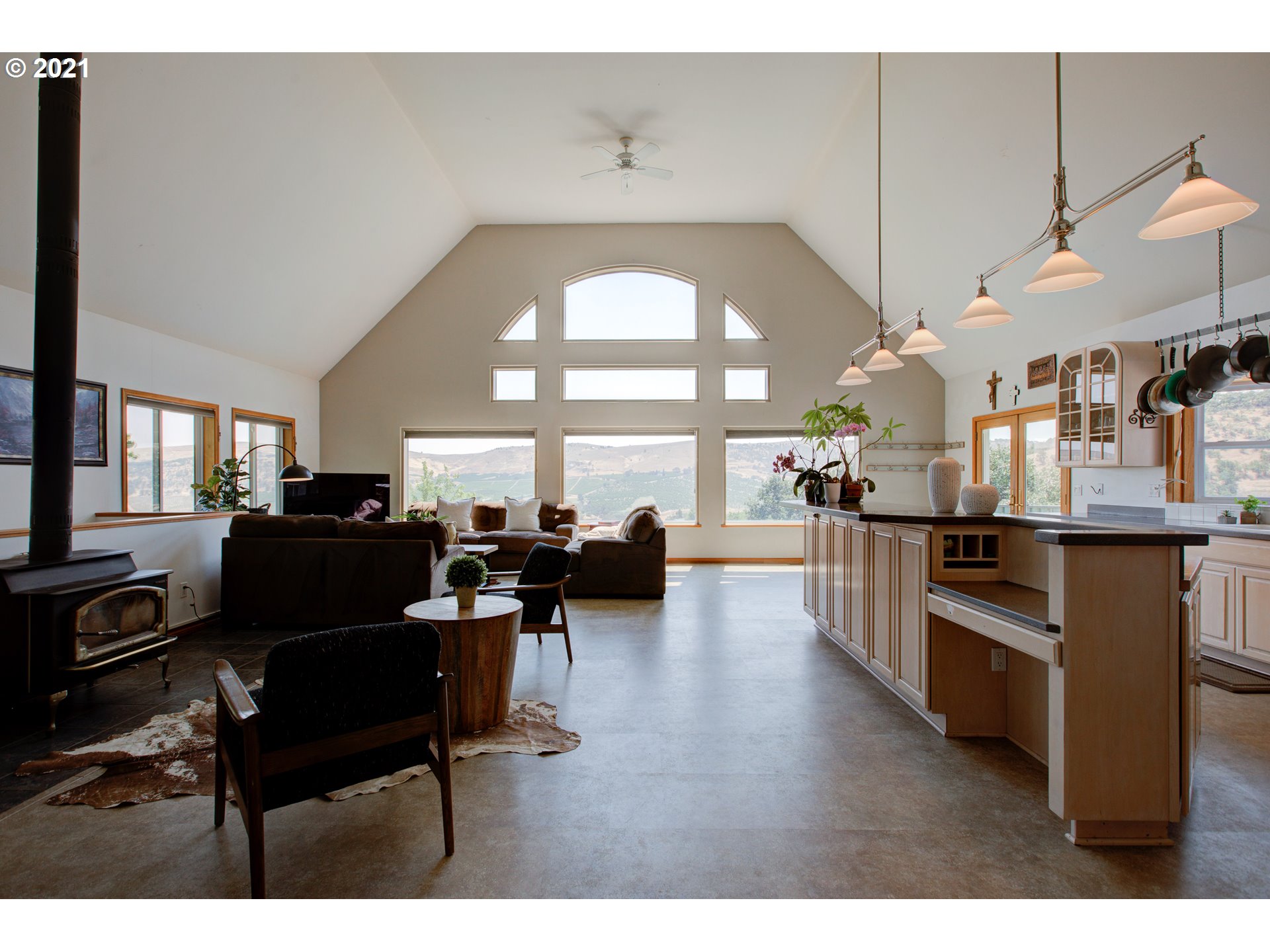 3077 Dry Hollow Road The Dalles, OR 97058 - Photo 10 of 32 Gallery Image 10