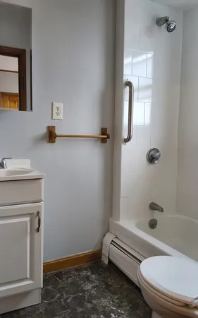 $1,700 | 212-218 Lowell Street, Unit 2W, Fall River, MA 02721