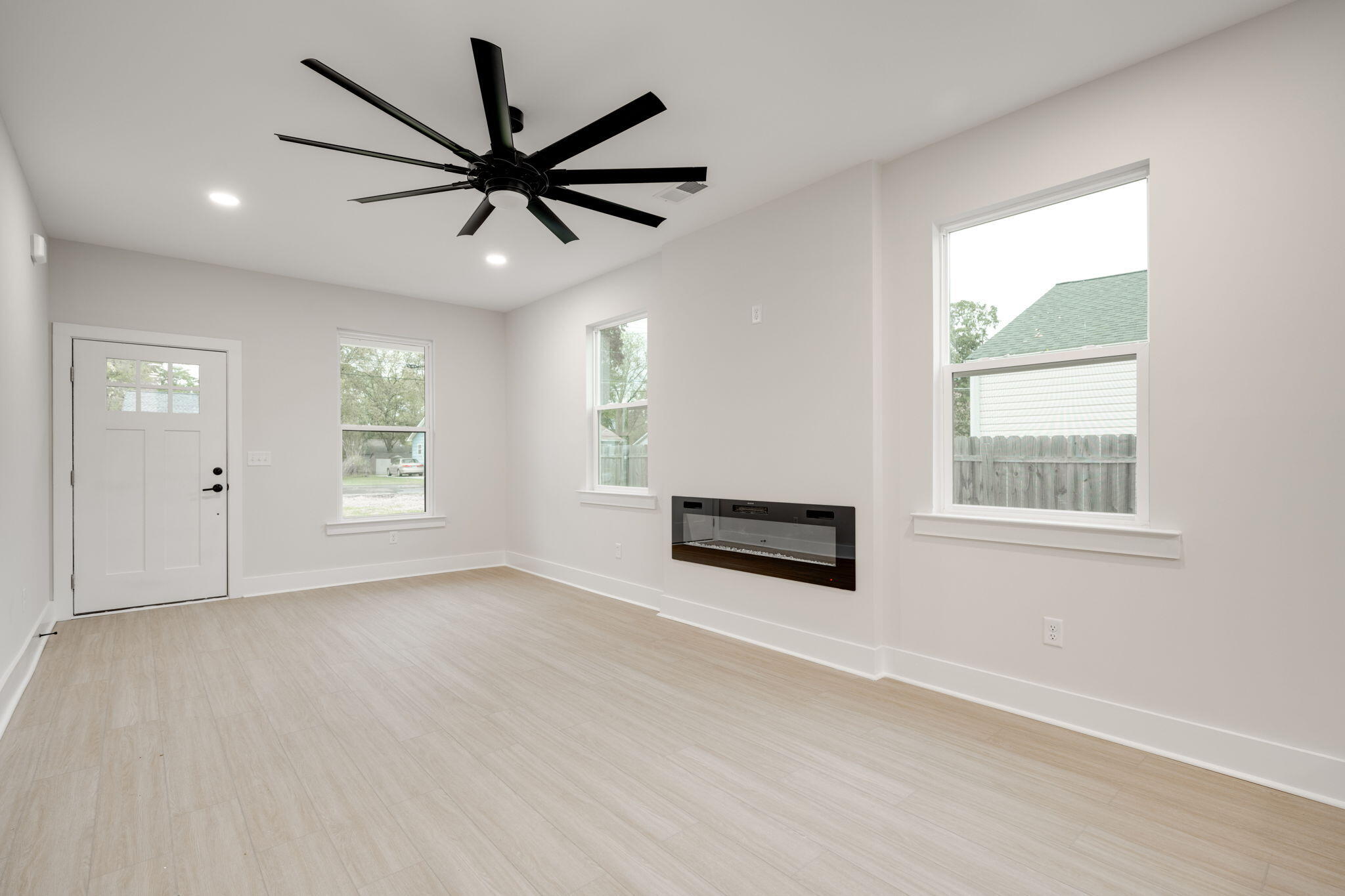 1302 McBrien Road Chattanooga, TN 37412 - Photo 5 of 32 22-web-or-mls-DSC_2208