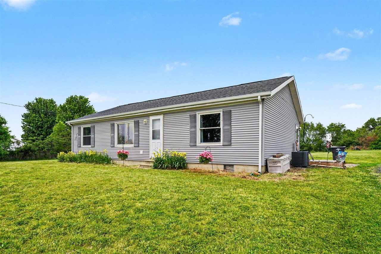 3065 Chamberlain Road Buchanan, MI 49107 - Photo 5 of 36