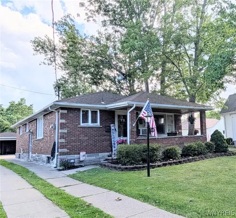 $194,000 | 8915 Brookside Drive, Niagara Falls, NY 14304