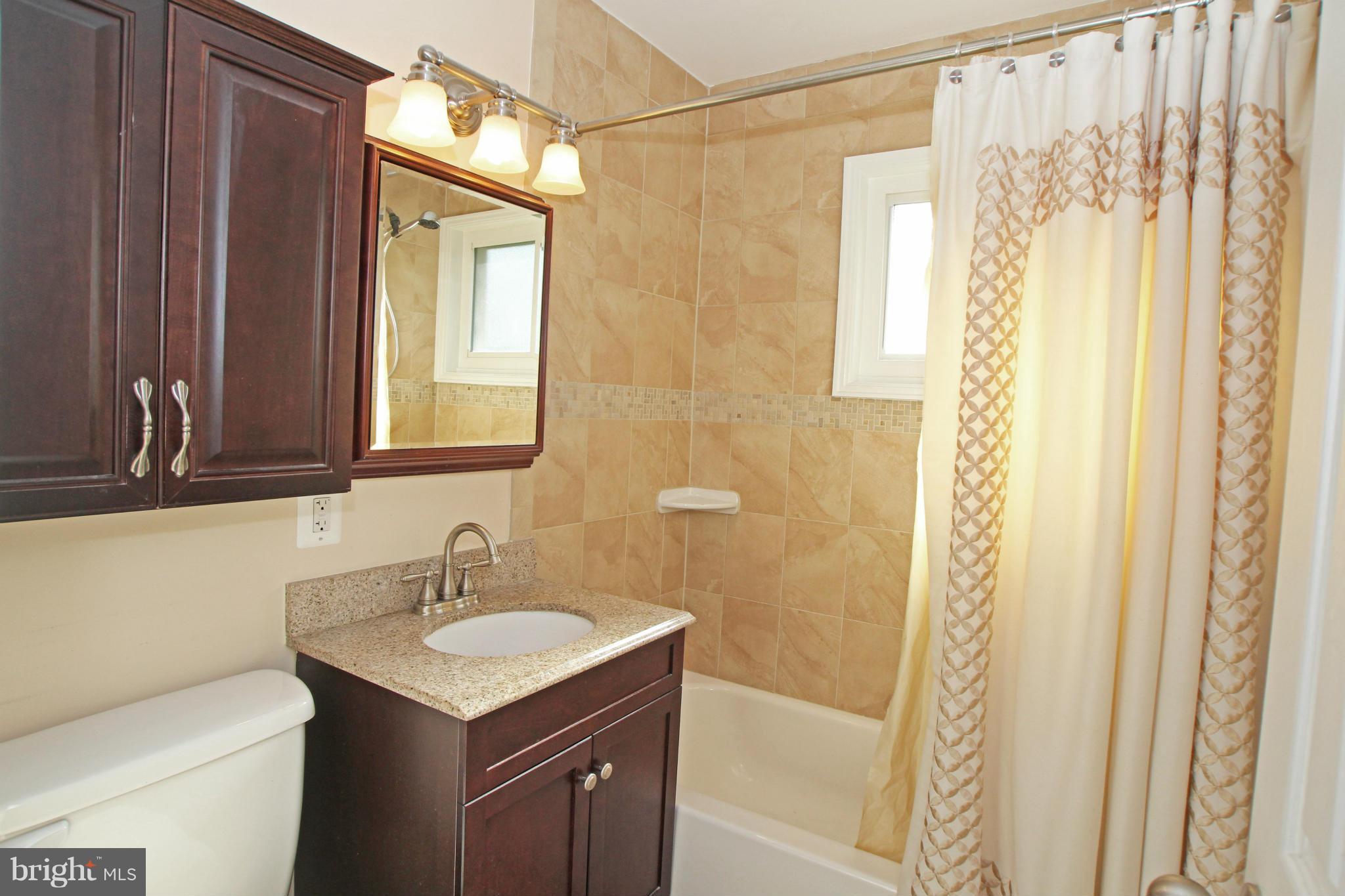 4108 Ronson Drive Alexandria, VA 22310 - Photo 16 of 28 Bath (Master)