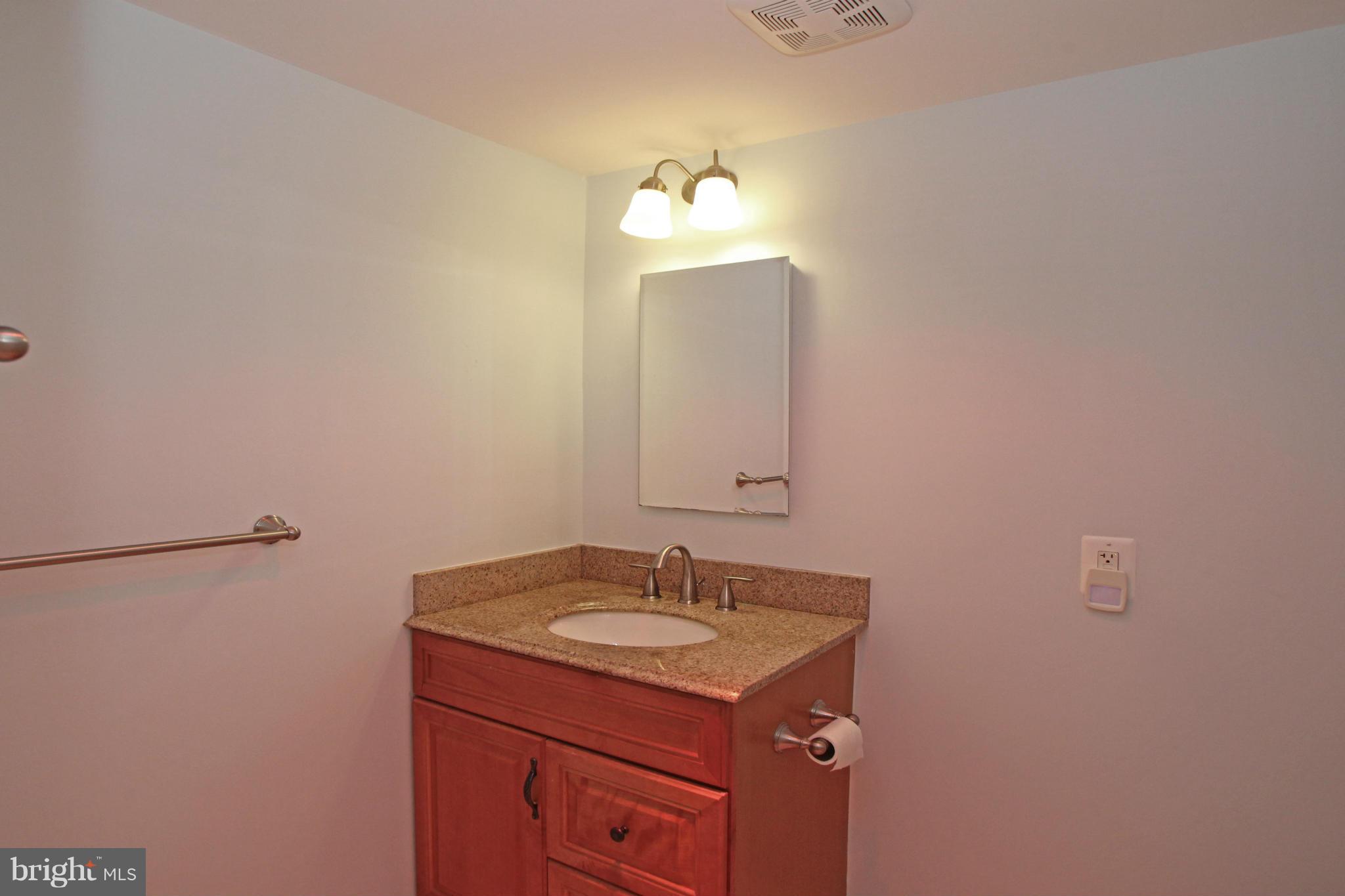 4108 Ronson Drive Alexandria, VA 22310 - Photo 22 of 28 Bath