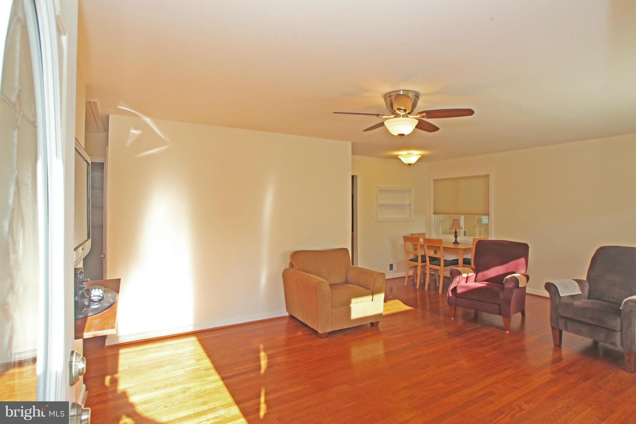 4108 Ronson Drive Alexandria, VA 22310 - Photo 8 of 28 Living Room