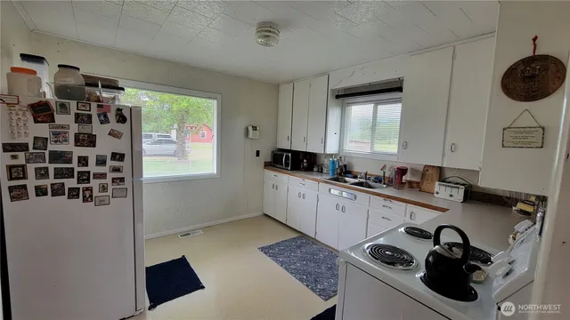 $799,900 | 1296 Highway 12, Ethel, WA 98542