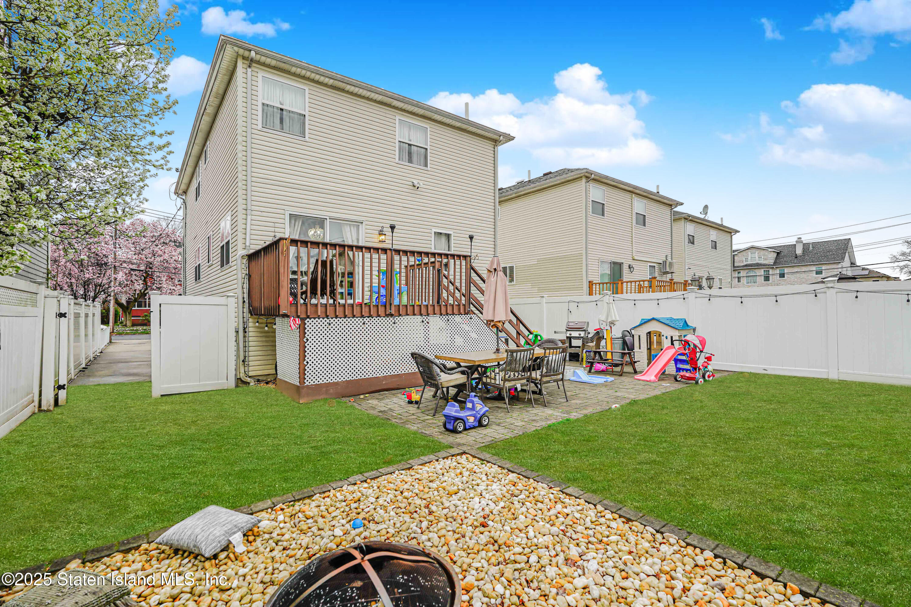 501 Willowbrook Road Staten Island, NY 10314 - Photo 17 of 17 Photo Apr 08 2025, 1 22 06 AM