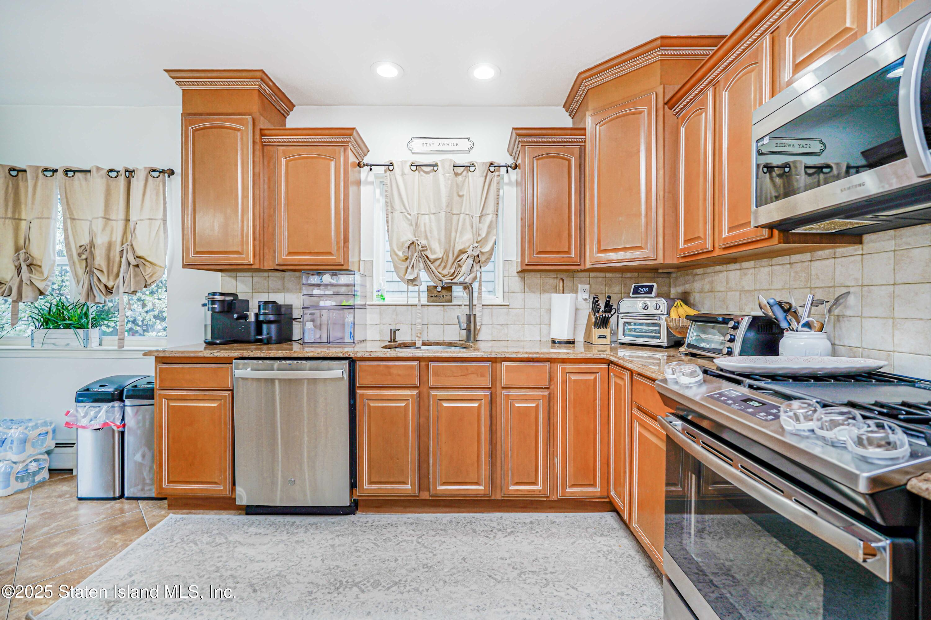 501 Willowbrook Road Staten Island, NY 10314 - Photo 6 of 17 Photo Apr 08 2025, 1 09 10 AM