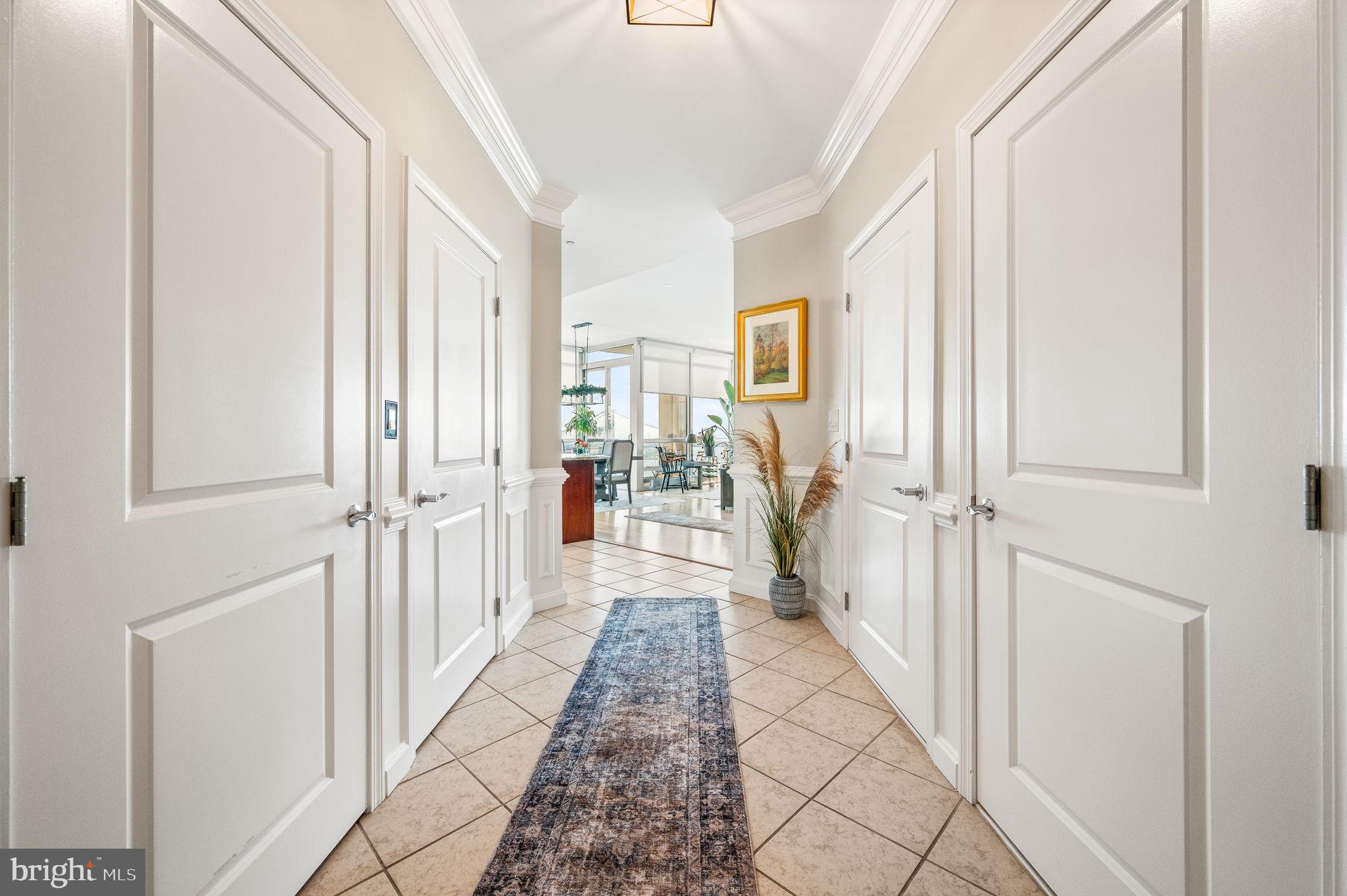 901 North Penn Street, Unit R1902 Philadelphia, PA 19123 - Photo 14 of 52 Foyer