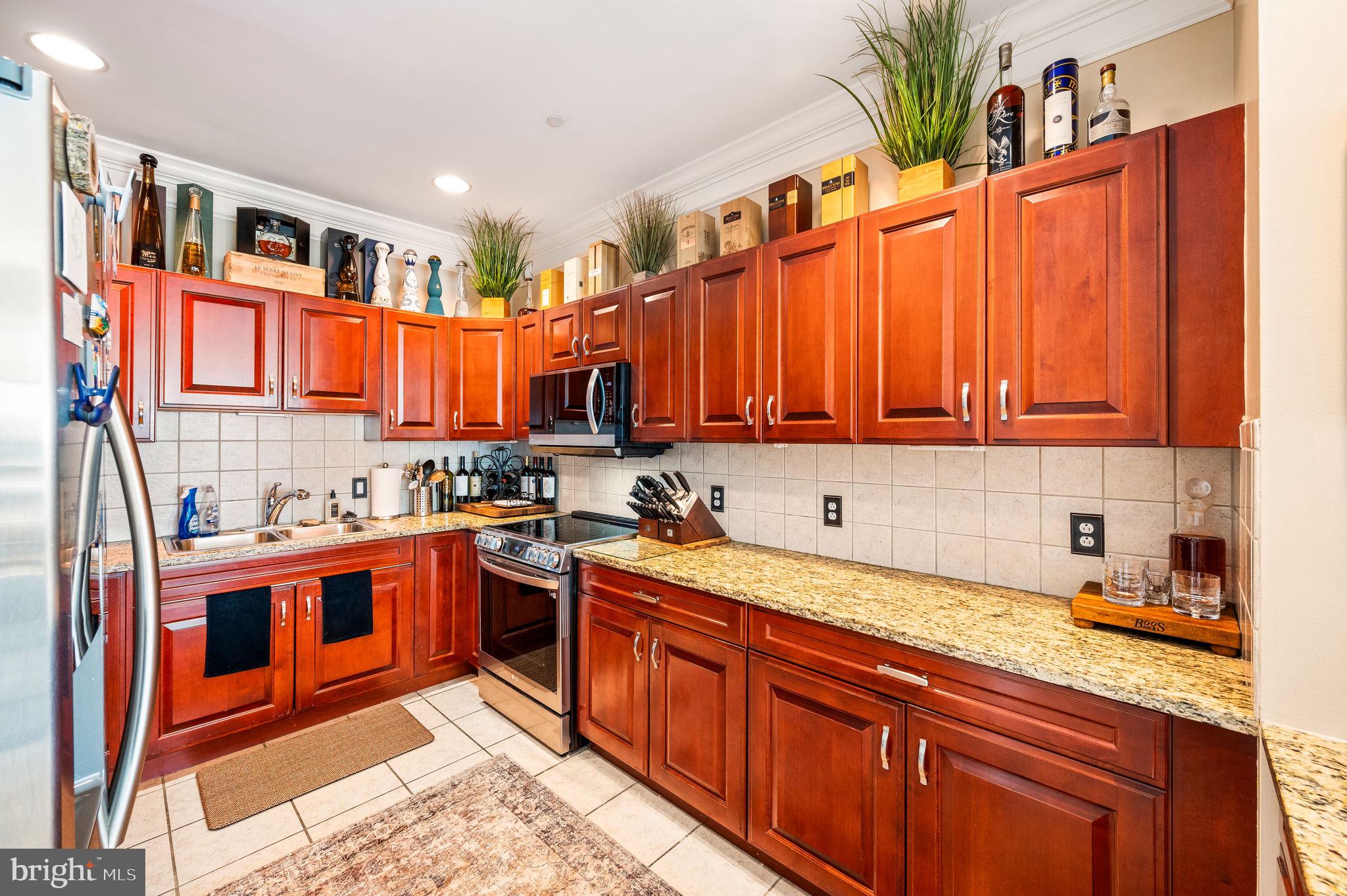 901 North Penn Street, Unit R1902 Philadelphia, PA 19123 - Photo 9 of 52 Kitchen