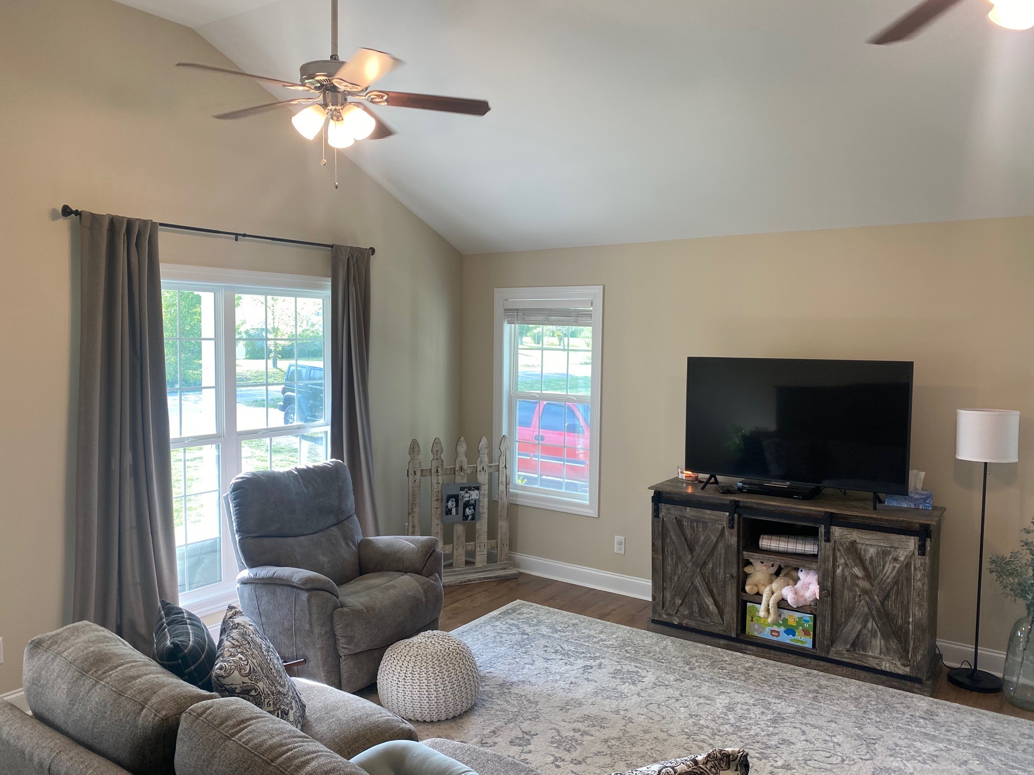977 Oak Grove Road Goodspring, TN 38460 - Photo 3 of 27 a living room with furniture and a flat screen tv