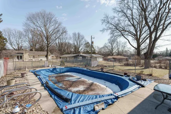 $290,000 | 2214 Pinedrop Parkway, Rockford, IL 61108