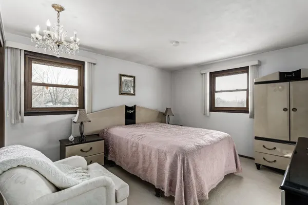 $290,000 | 2214 Pinedrop Parkway, Rockford, IL 61108