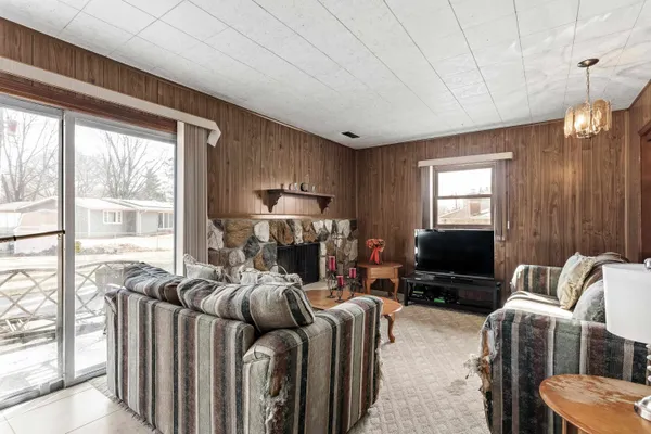 $290,000 | 2214 Pinedrop Parkway, Rockford, IL 61108