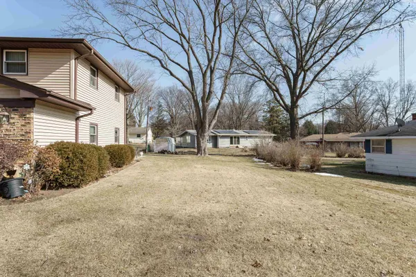 $290,000 | 2214 Pinedrop Parkway, Rockford, IL 61108