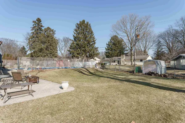 $290,000 | 2214 Pinedrop Parkway, Rockford, IL 61108