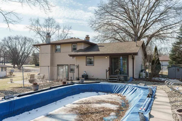 $290,000 | 2214 Pinedrop Parkway, Rockford, IL 61108