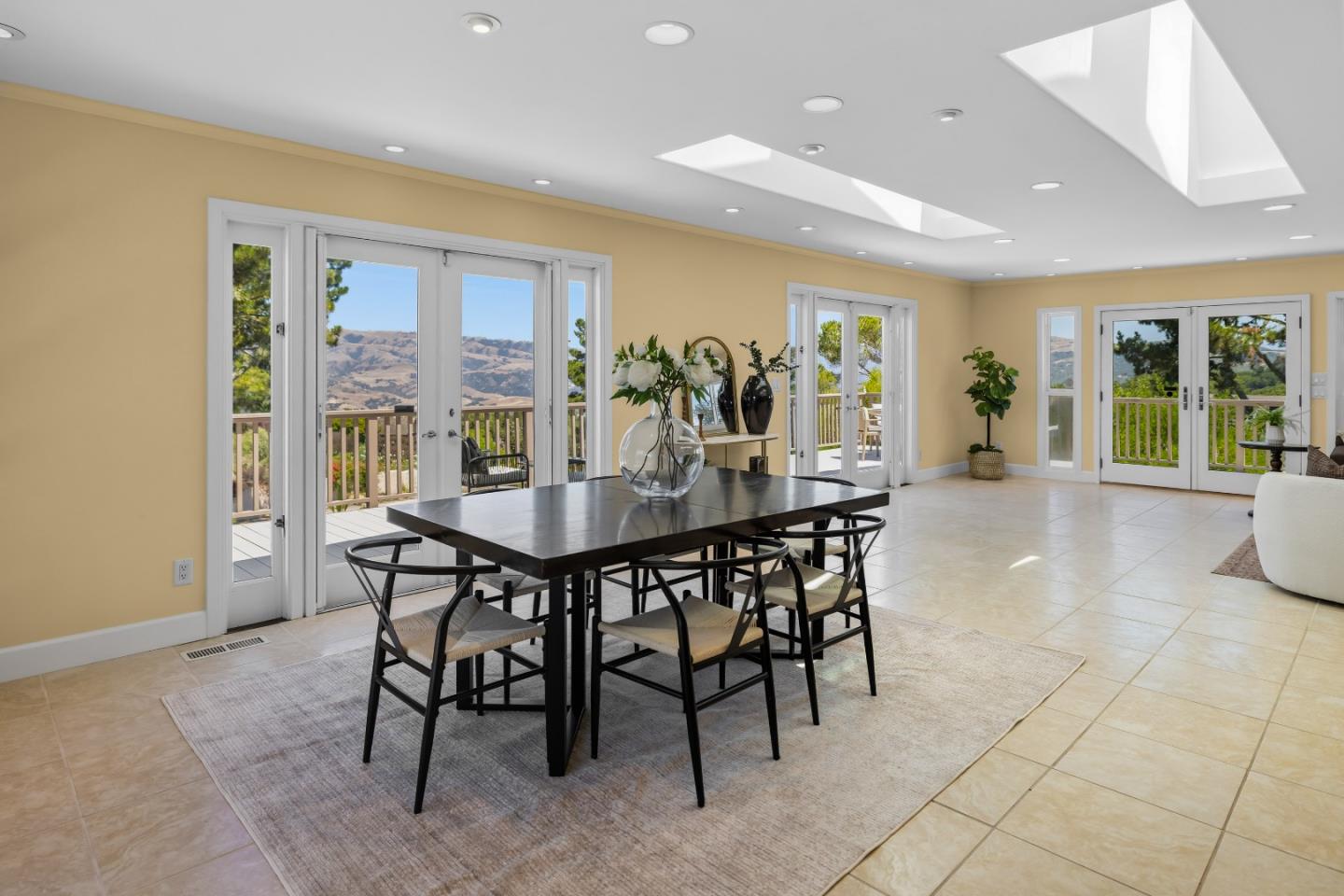 12290 Saddle Road Carmel Valley, CA 93924 - Photo 9 of 27