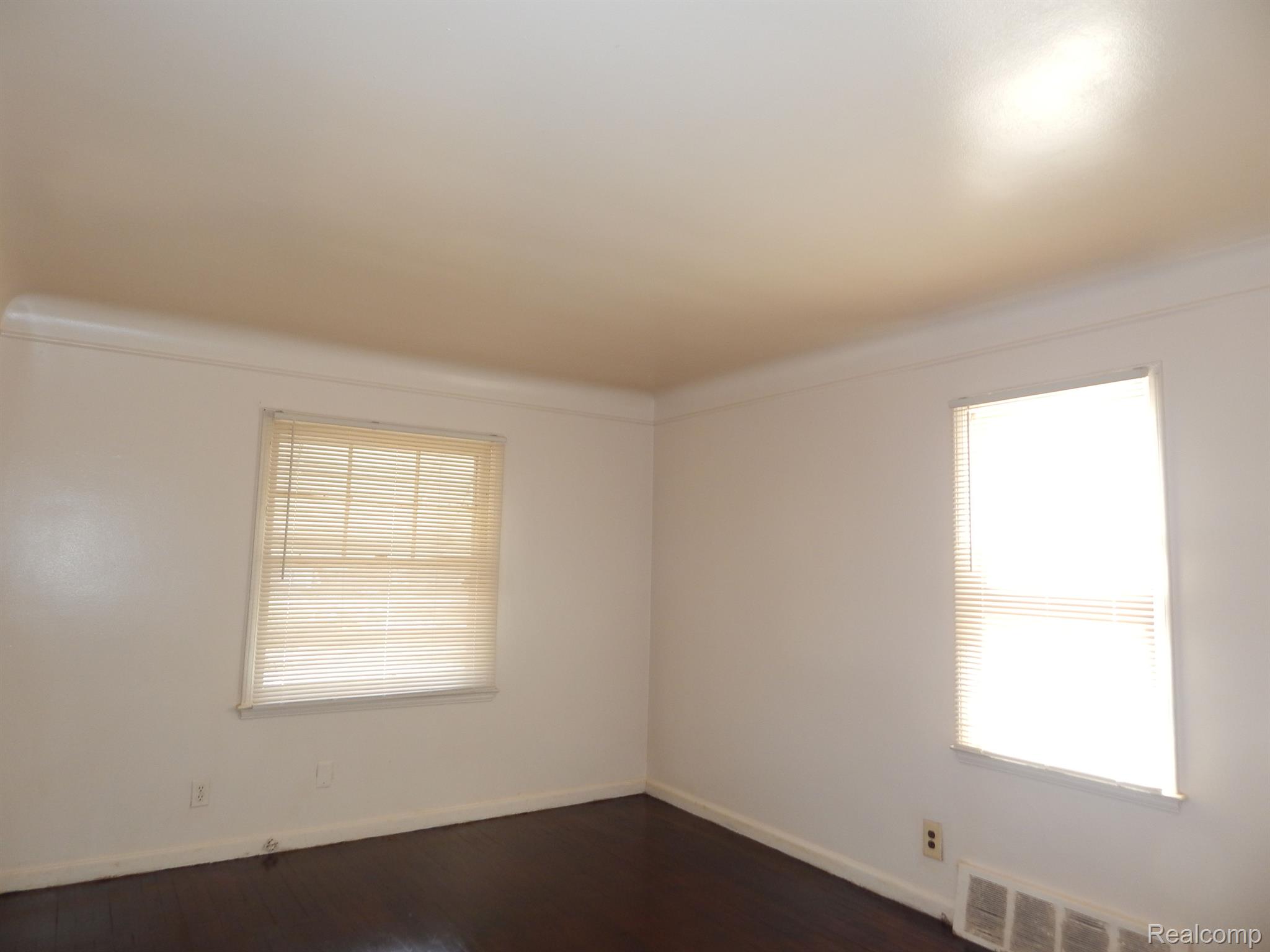 13567 Ashton Road Detroit, MI 48223 - Photo 2 of 7 Gallery Image 2