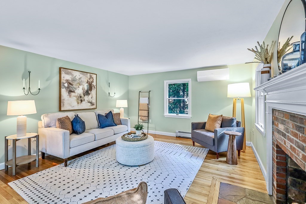 36 Rice Road Wayland, MA 01778 - Photo 3 of 28 Gallery Image 3