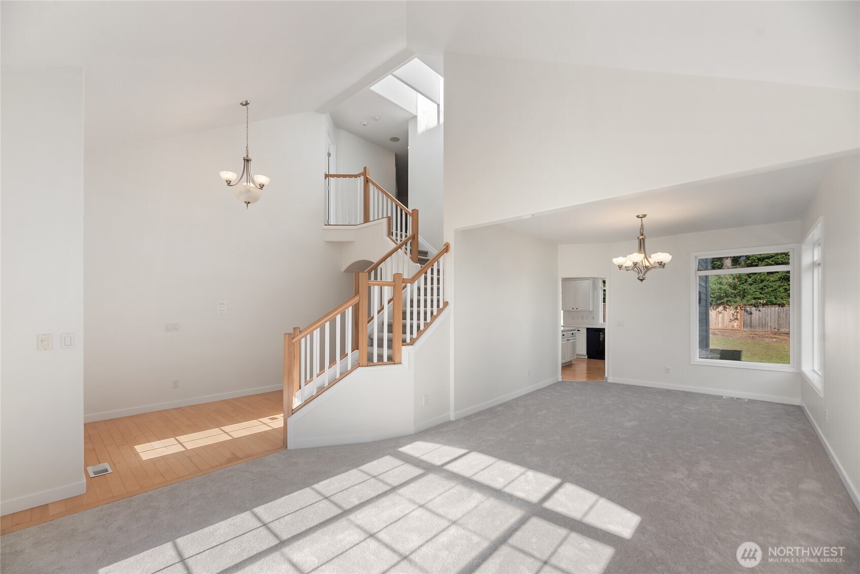 765 Vashon Avenue Northeast Renton, WA 98059 - Photo 4 of 27