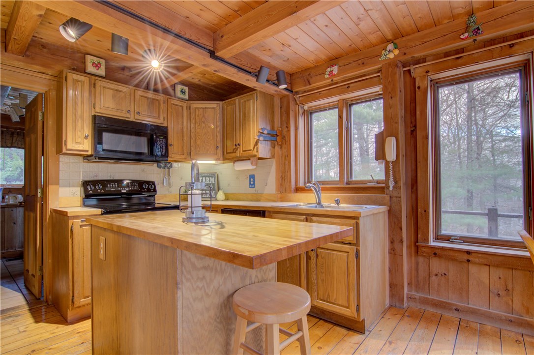 8 Ruffstone Drive Smithfield, RI 02828 - Photo 14 of 29 Gallery Image 14