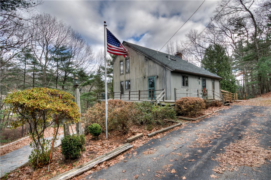 8 Ruffstone Drive Smithfield, RI 02828 - Photo 3 of 29 Gallery Image 3
