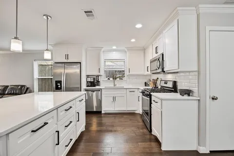 $459,000 | 25 Park Place, Richardson, TX 75081