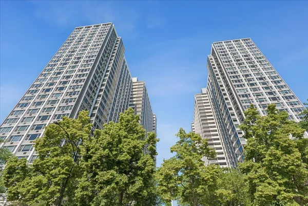 $229,900 | 4250 North Marine Drive, Unit 531, Chicago, IL 60613