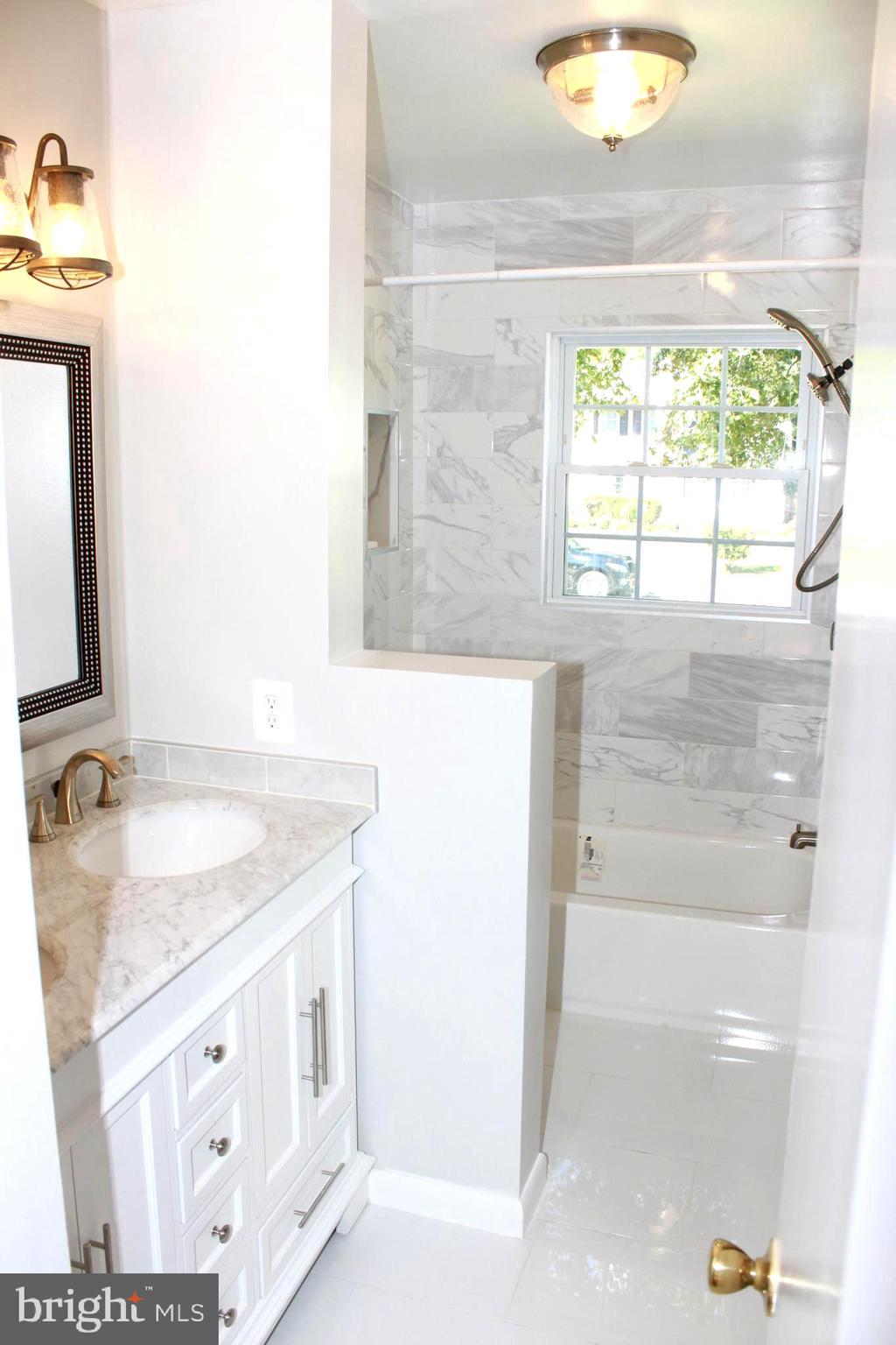 5507 Ashfield Road Alexandria, VA 22315 - Photo 22 of 41 upstairs bathroom