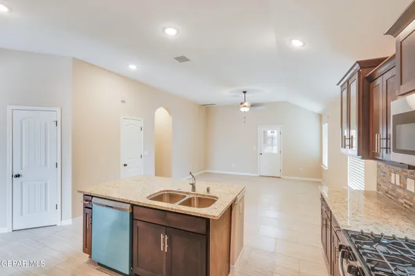 $255,950 | 500 Caddo Lane, Clint, TX 79836