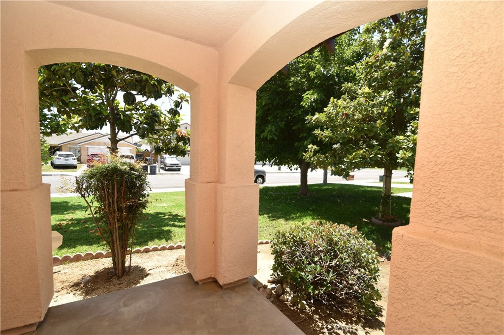 674 Myrtle Avenue Perris, CA 92571 - Photo 5 of 25