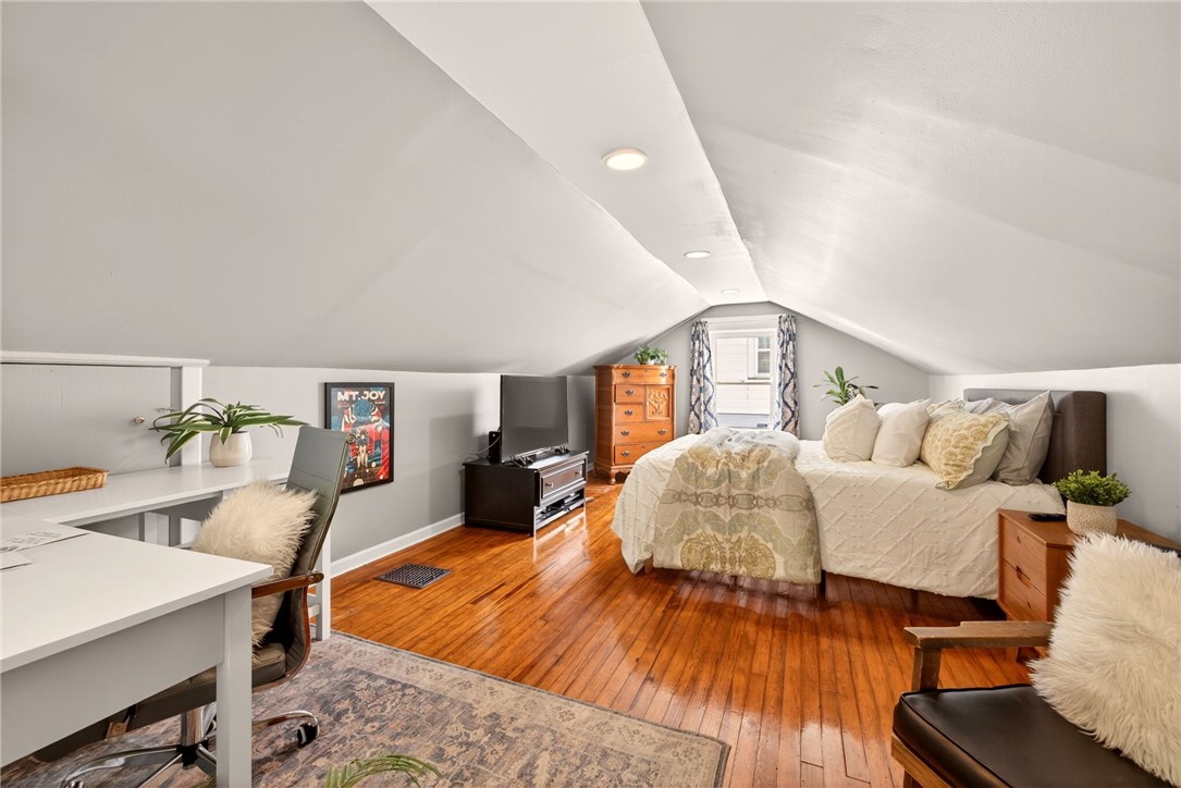 293 Brett Road Irondequoit, NY 14609 - Photo 4 of 33