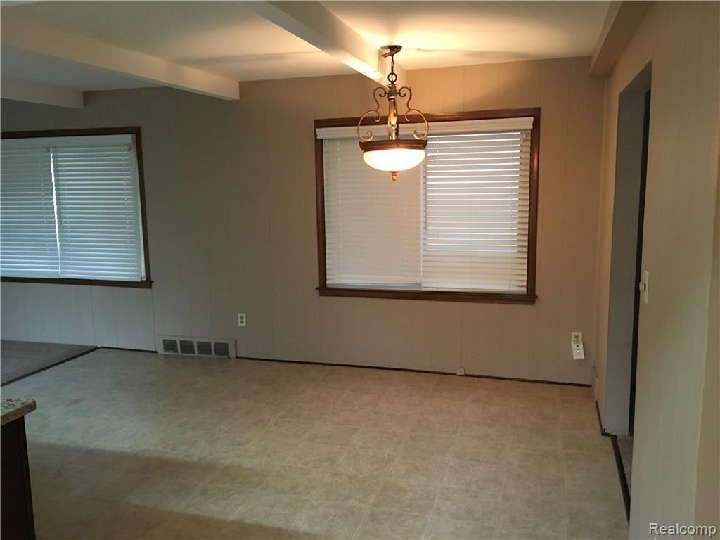 2078 Ridgemont Road Grosse Pointe, MI 48236 - Photo 5 of 14 IMG_8167.JPG