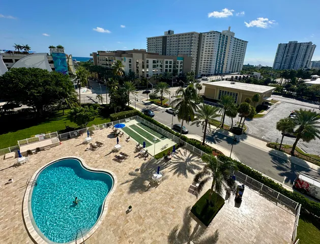 $2,900 | 201 North Ocean Boulevard, Unit 707, Pompano Beach, FL 33062
