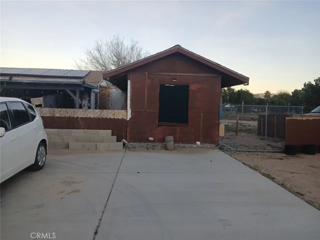 $375,000 | 7773 Kuki Street, Oak Hills, CA 92344