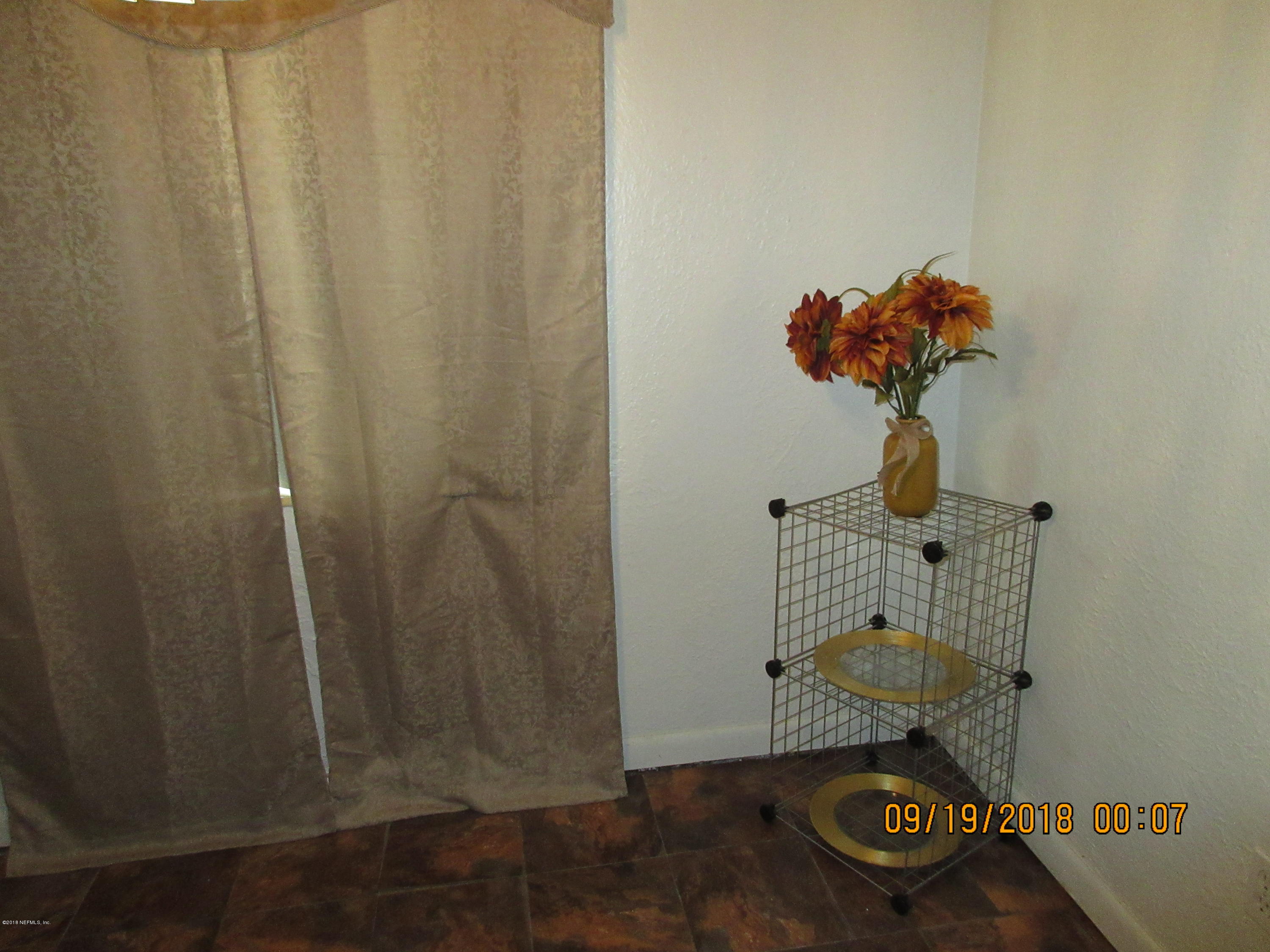 8211 Merivale Road, Unit 1A Jacksonville, FL 32208 - Photo 15 of 52 Dining Room #2