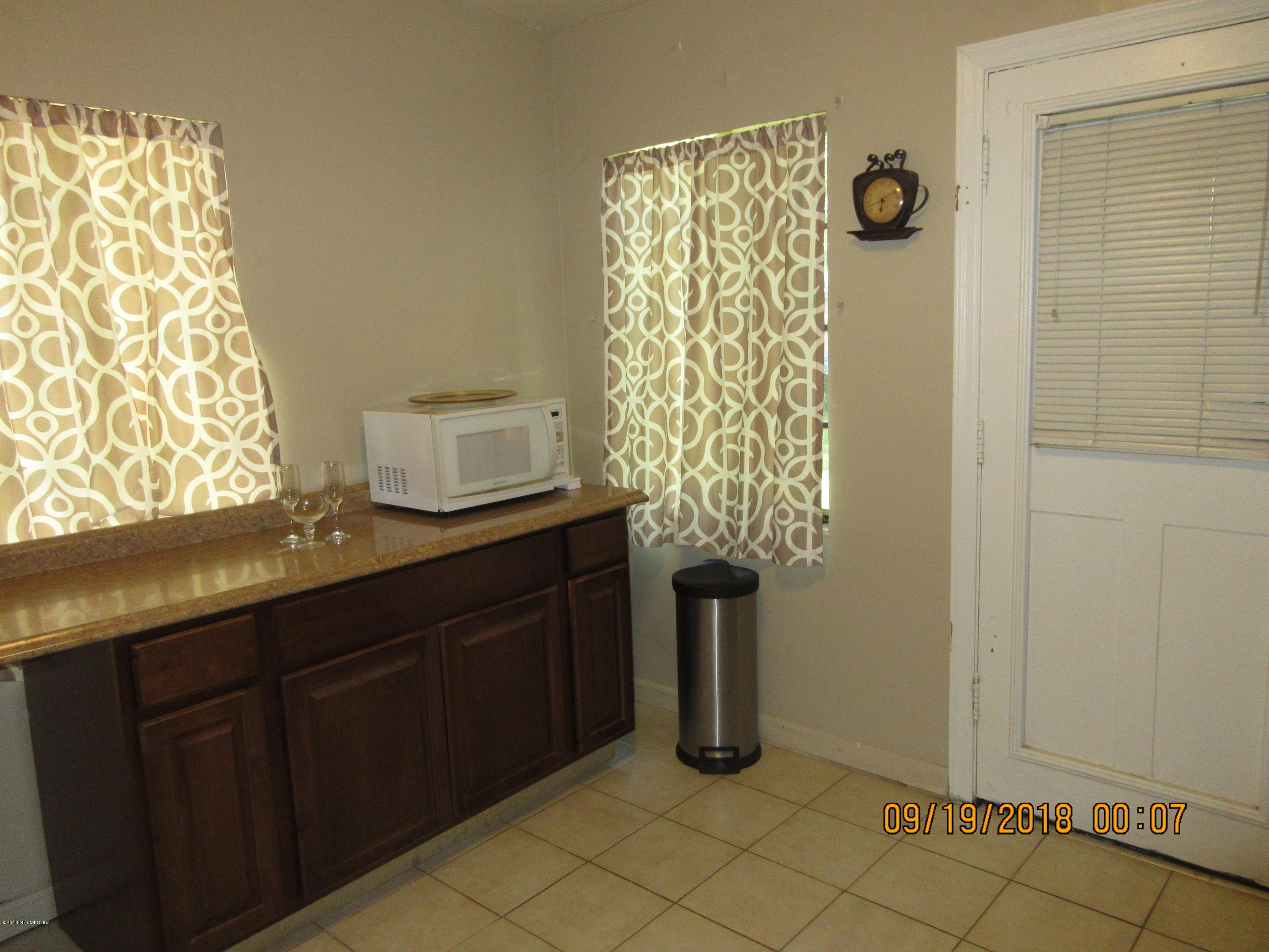 8211 Merivale Road, Unit 1A Jacksonville, FL 32208 - Photo 17 of 52 Kitchen # 2