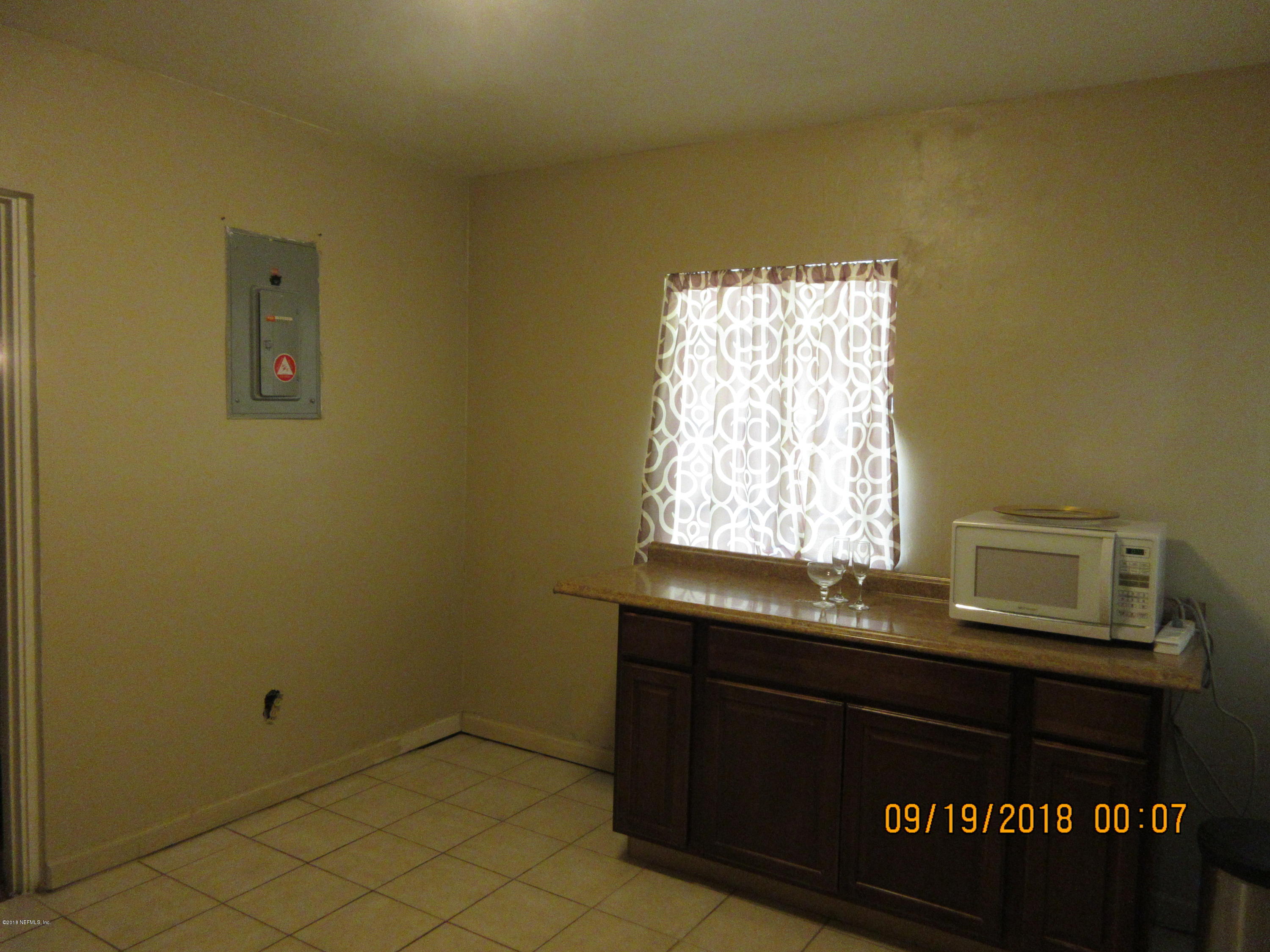 8211 Merivale Road, Unit 1A Jacksonville, FL 32208 - Photo 21 of 52 IMG_0049