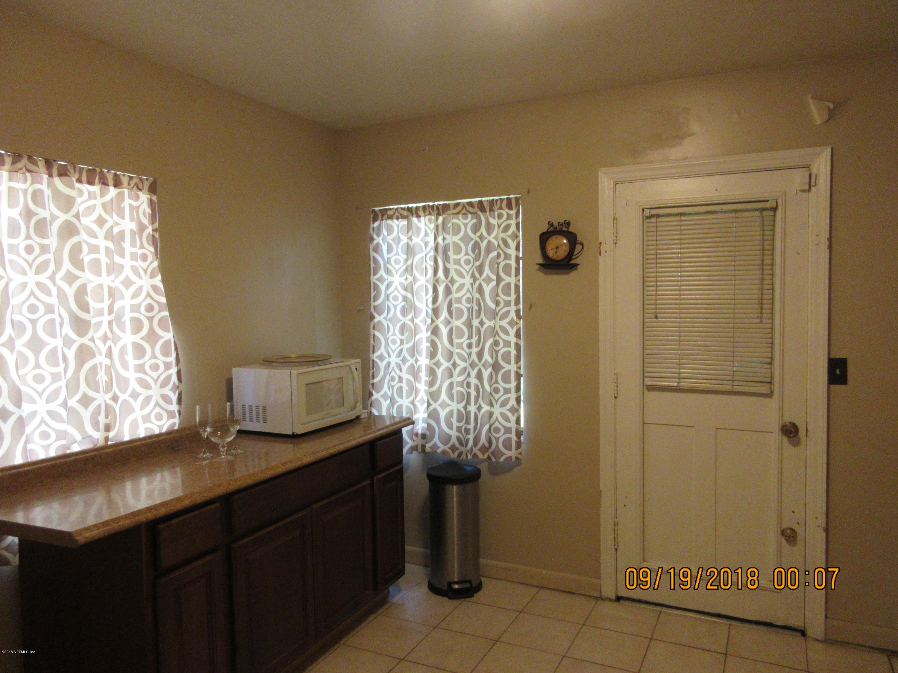 8211 Merivale Road, Unit 1A Jacksonville, FL 32208 - Photo 22 of 52 Kitchen #7