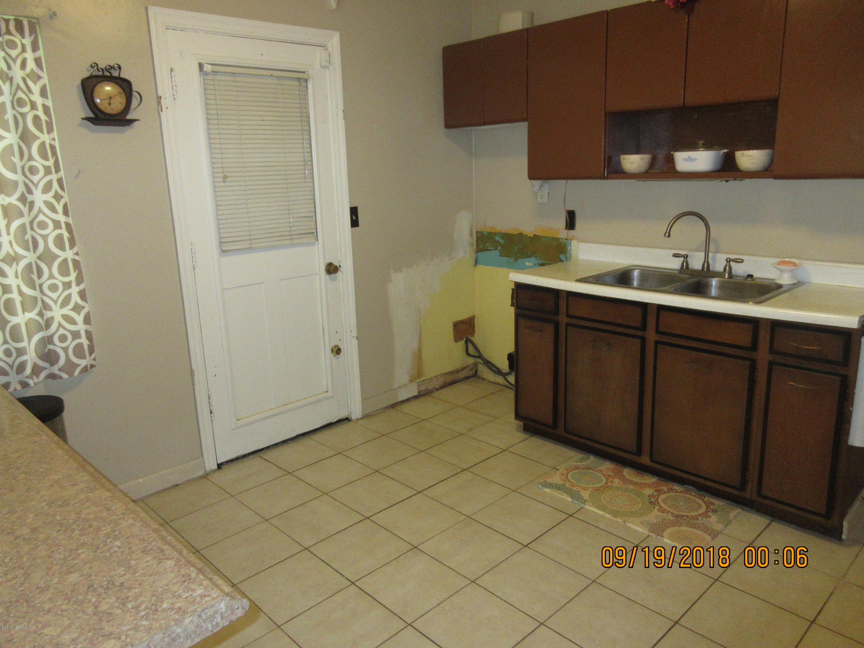 8211 Merivale Road, Unit 1A Jacksonville, FL 32208 - Photo 24 of 52 Kitchen #9