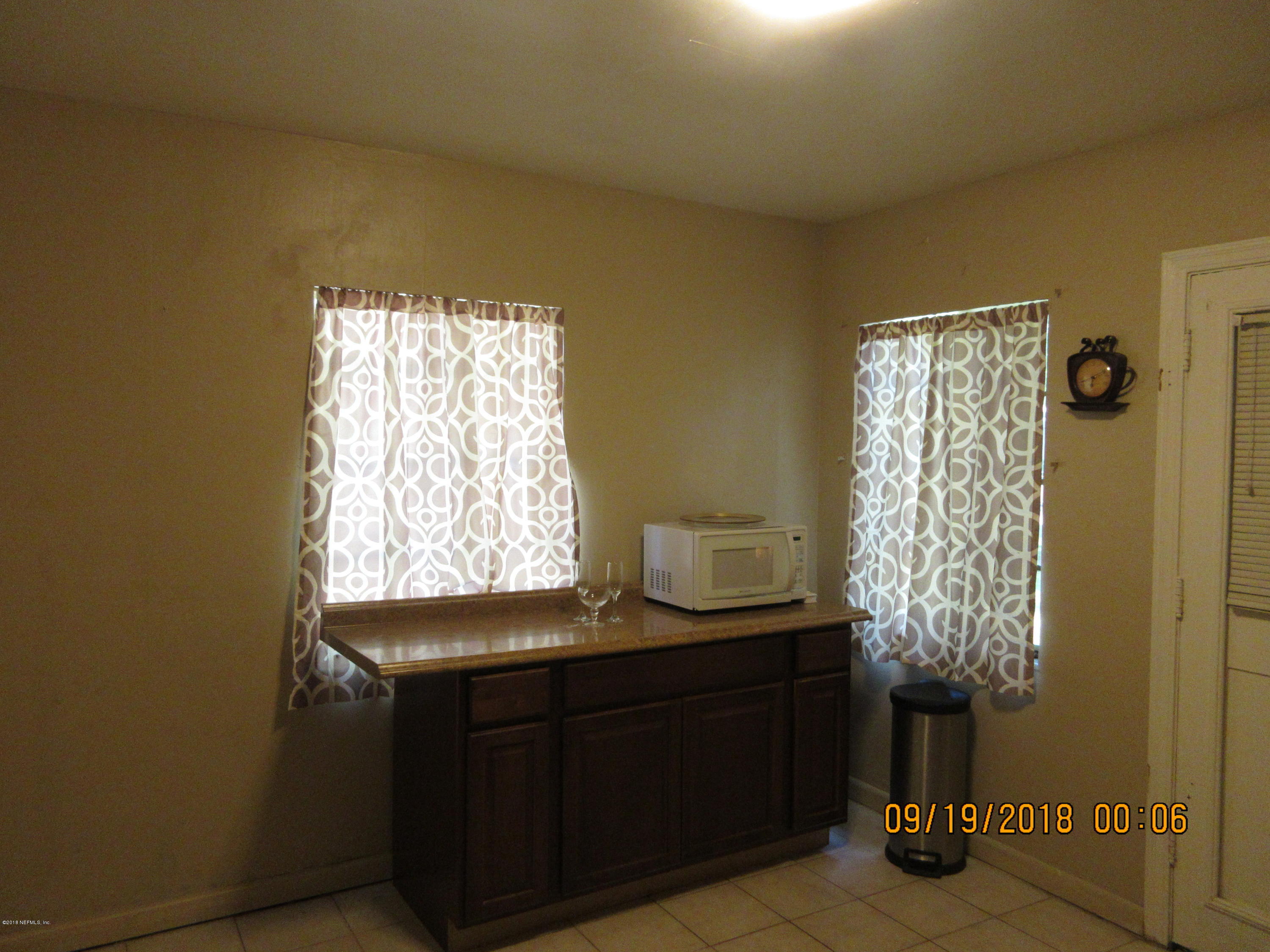 8211 Merivale Road, Unit 1A Jacksonville, FL 32208 - Photo 25 of 52 Kitchen #10