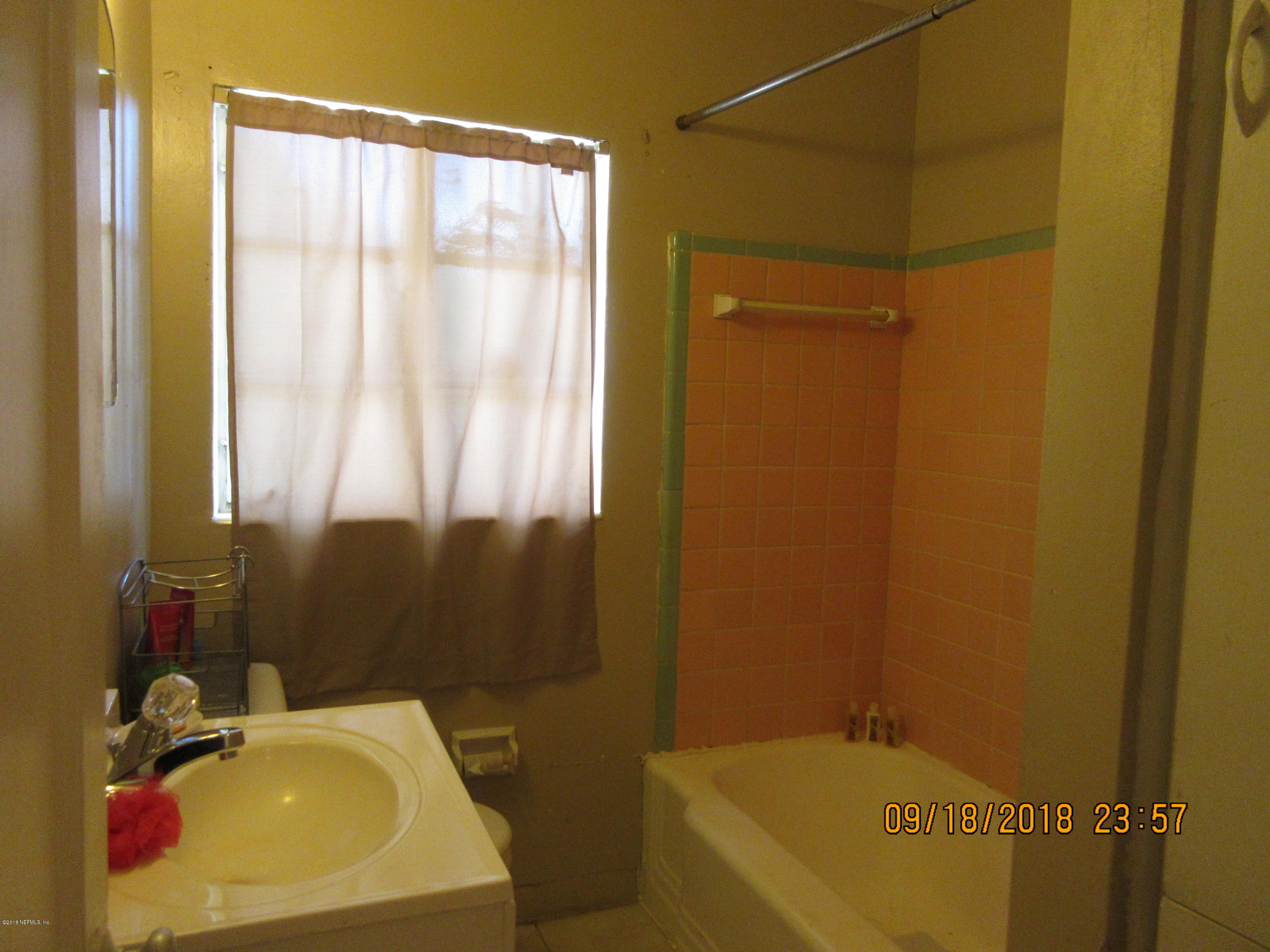 8211 Merivale Road, Unit 1A Jacksonville, FL 32208 - Photo 33 of 52 Bathroom