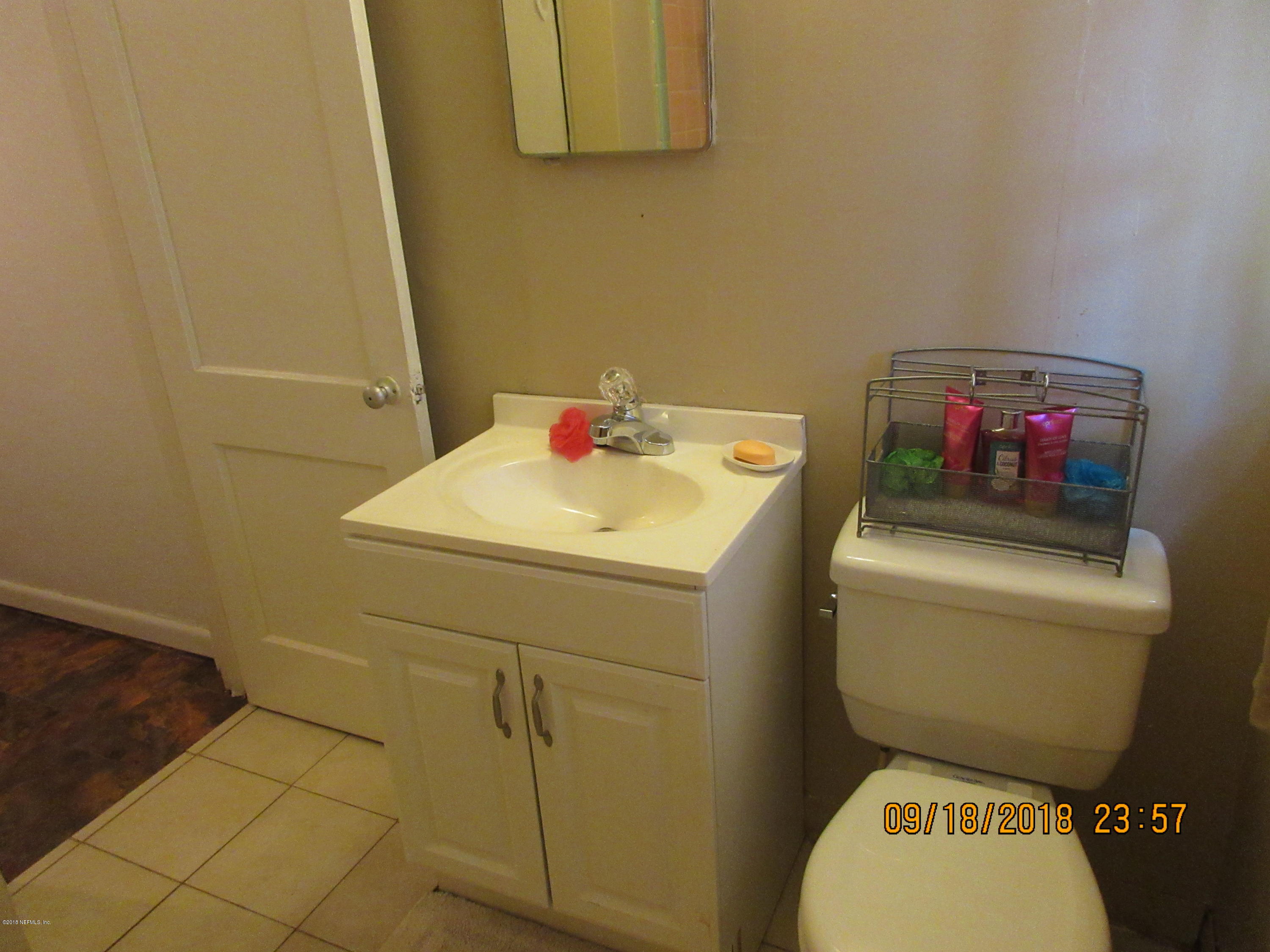8211 Merivale Road, Unit 1A Jacksonville, FL 32208 - Photo 34 of 52 Bathroom #2