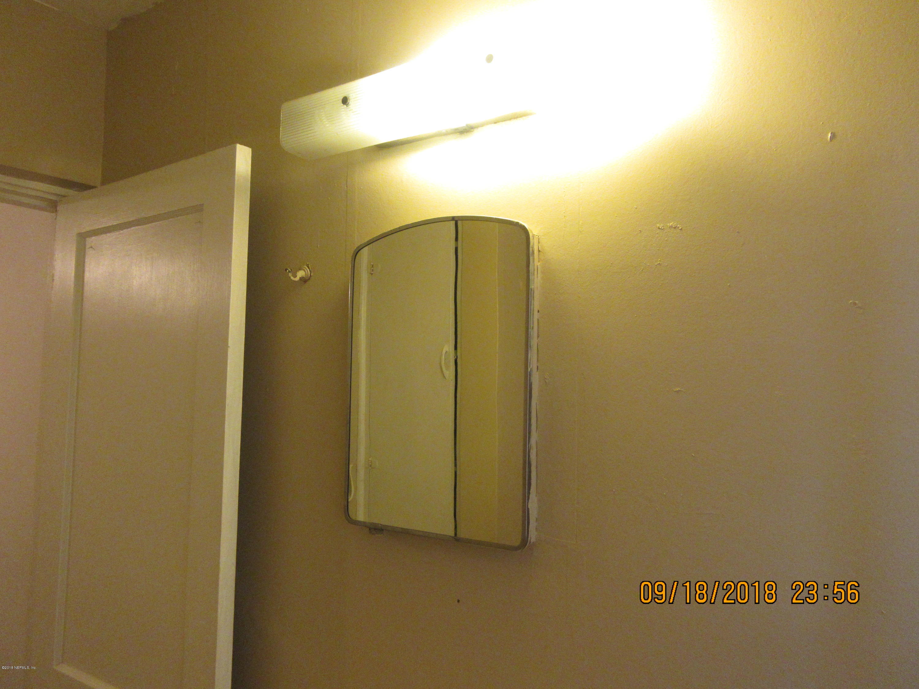 8211 Merivale Road, Unit 1A Jacksonville, FL 32208 - Photo 35 of 52 Bathroom #3